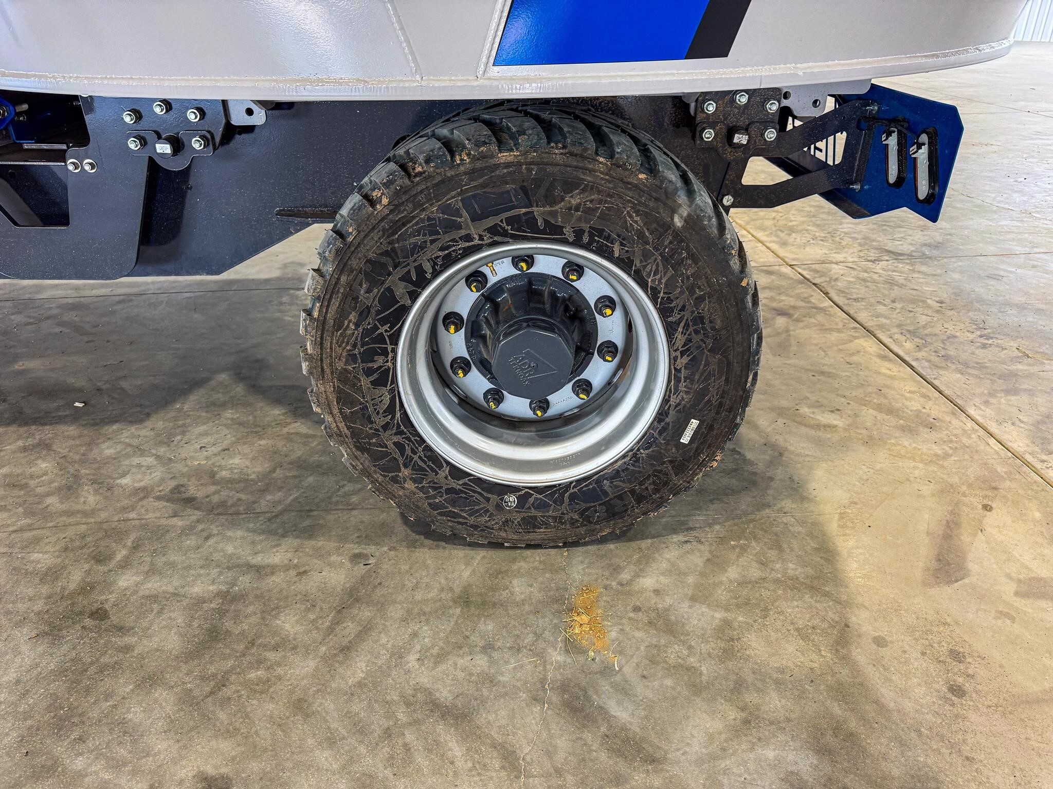 2025 Penta 5240 Feed Wagon