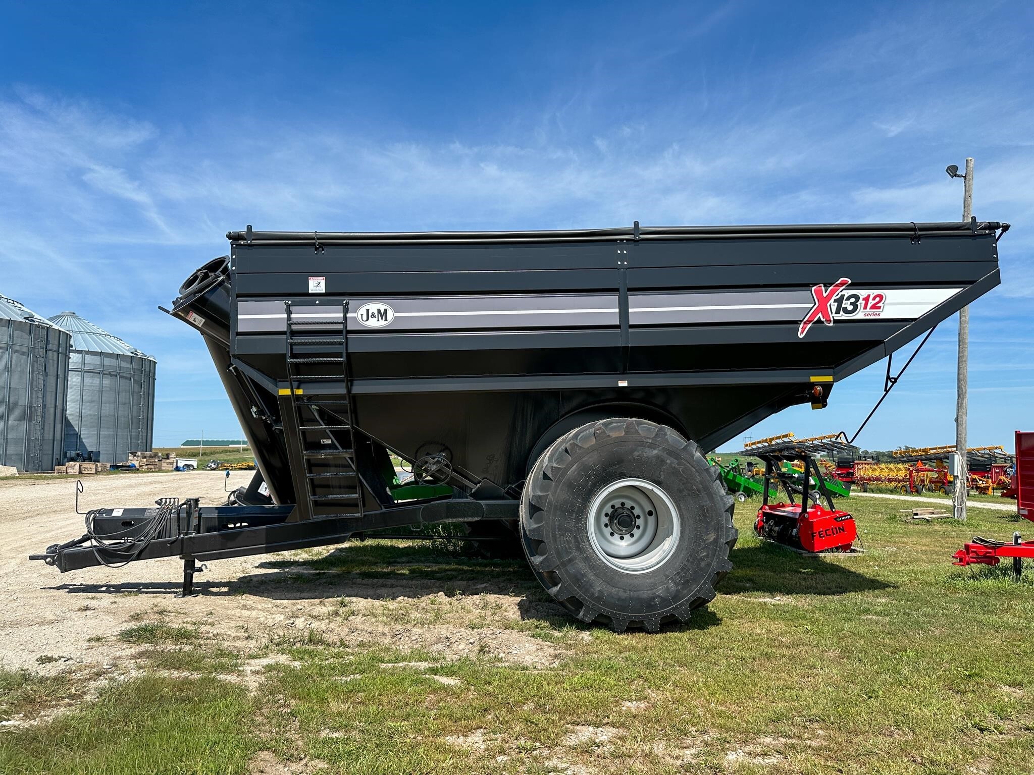 2026 J&M 1312-20S Grain Cart