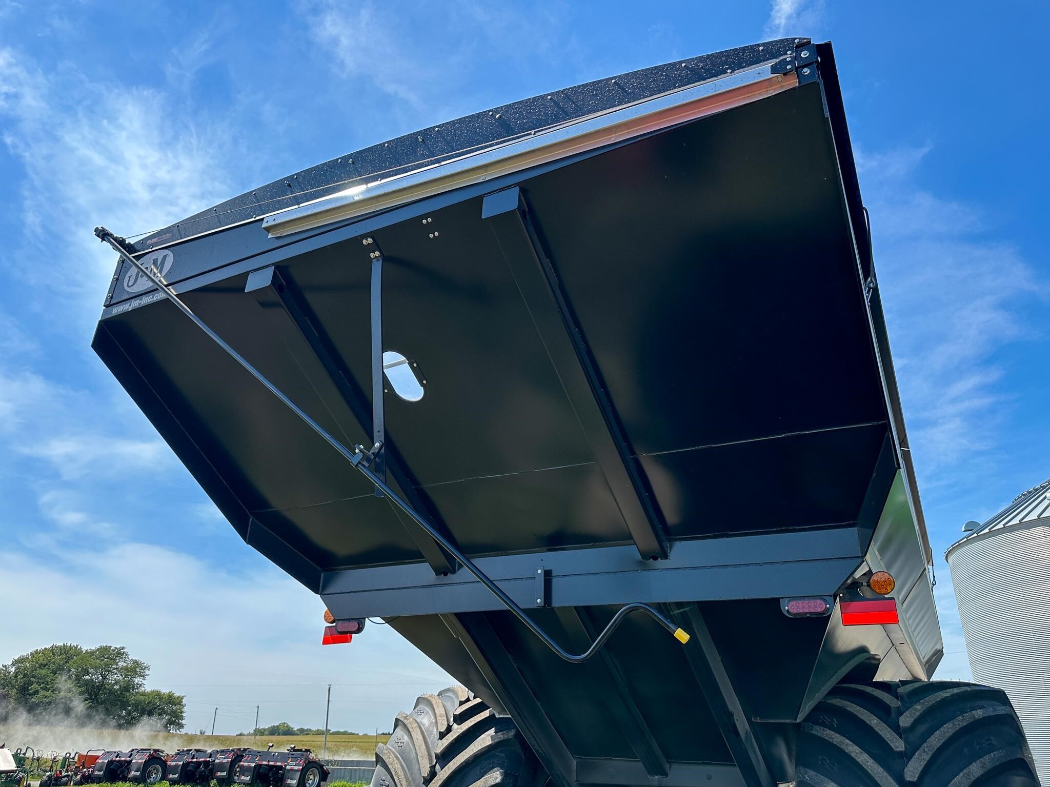 2026 J&M 1312-20S Grain Cart