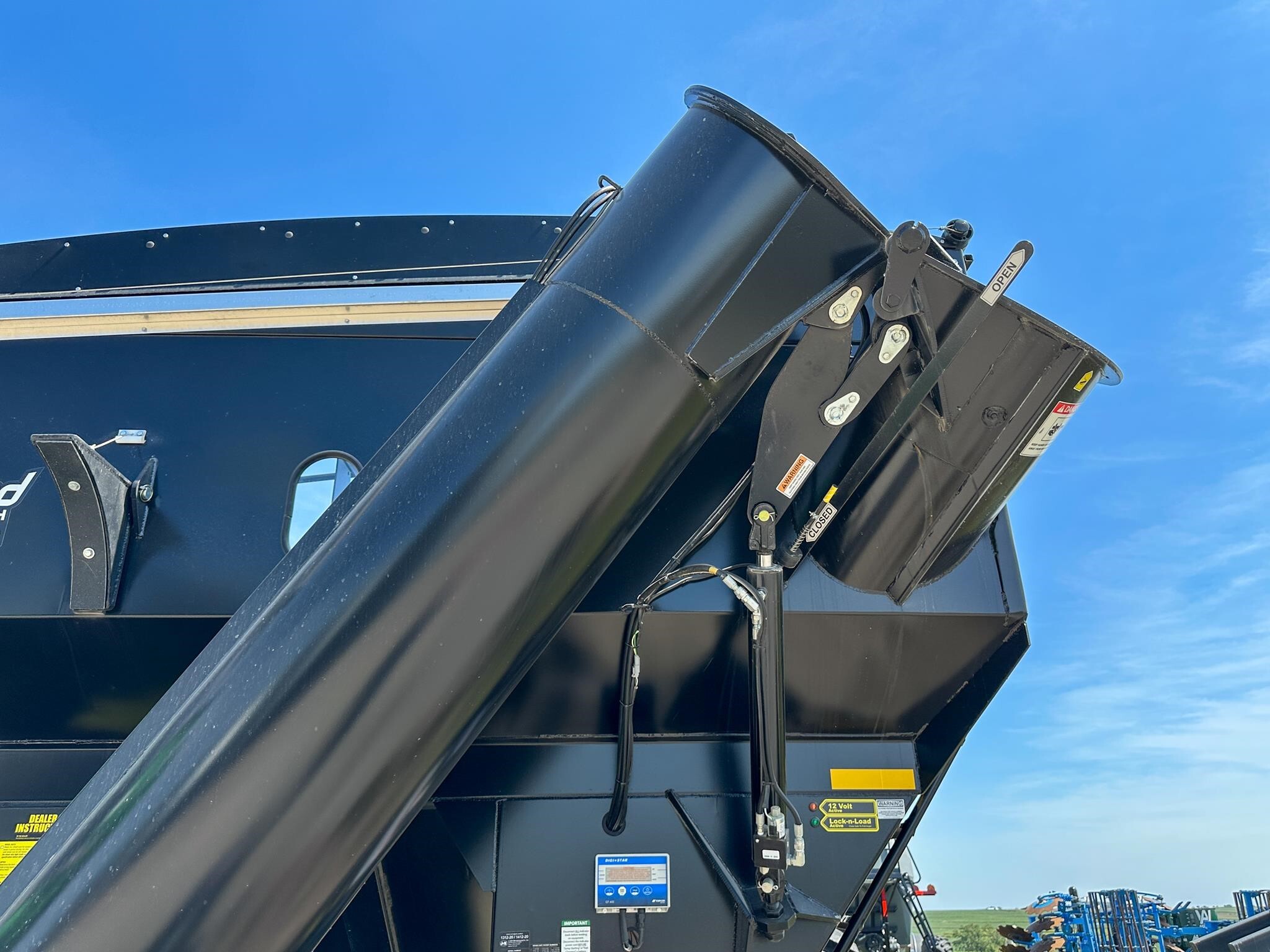 2026 J&M 1312-20S Grain Cart