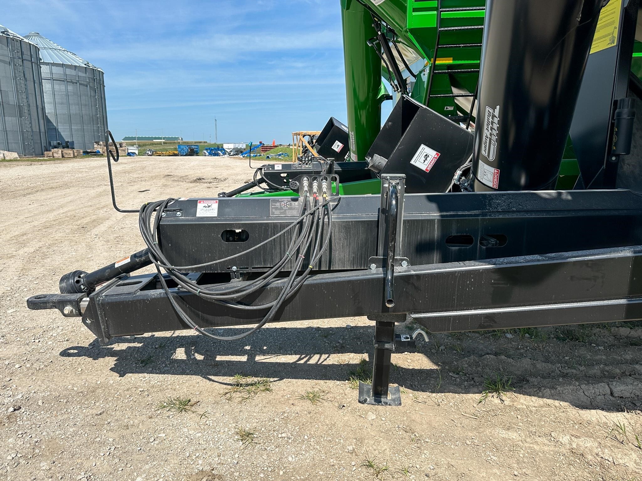 2026 J&M 1312-20S Grain Cart