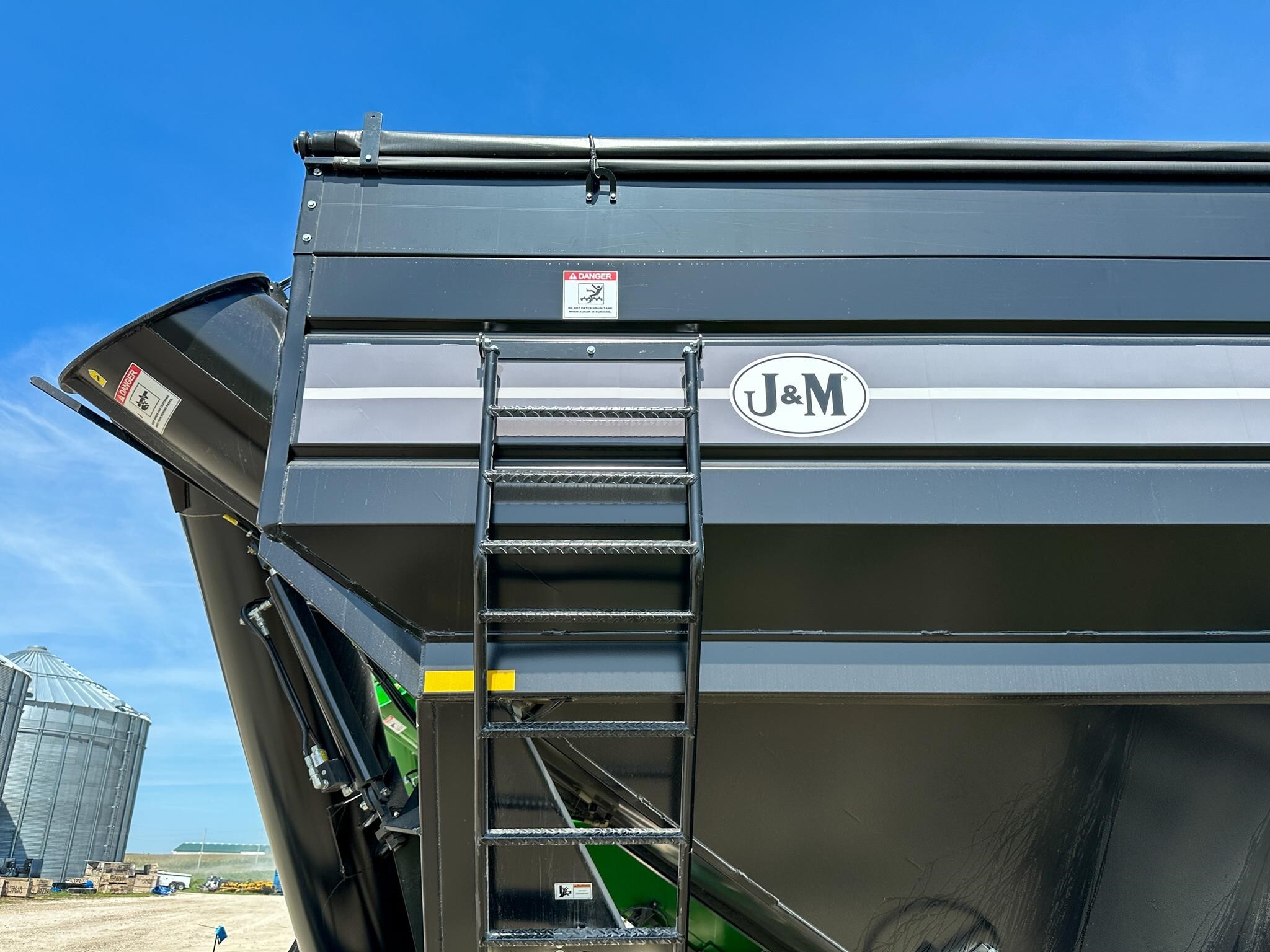 2026 J&M 1312-20S Grain Cart