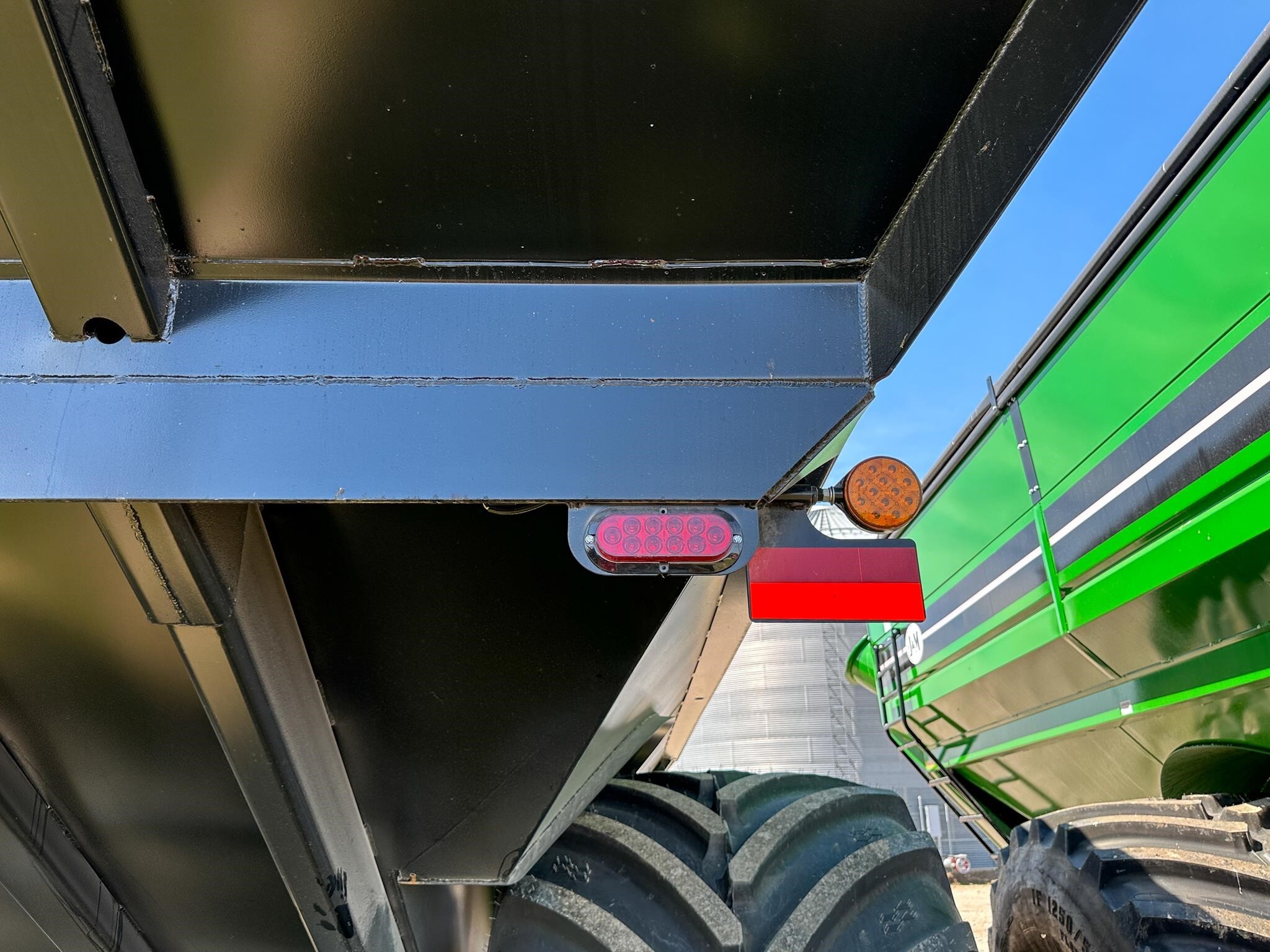 2026 J&M 1312-20S Grain Cart