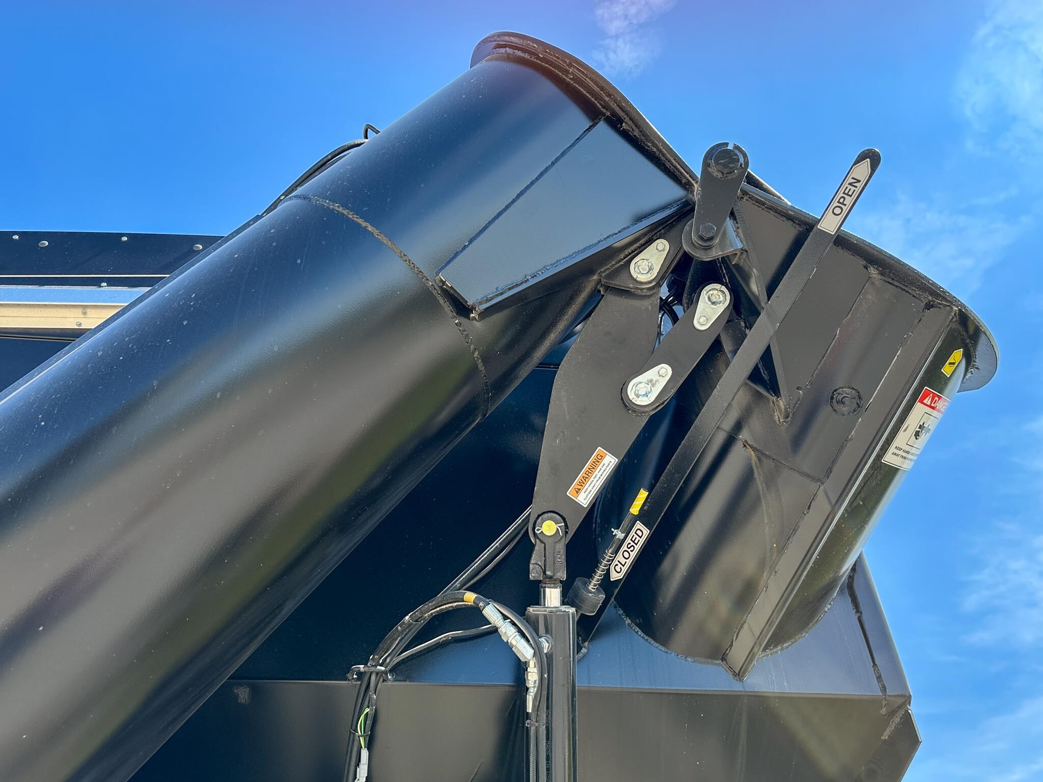2026 J&M 1312-20S Grain Cart