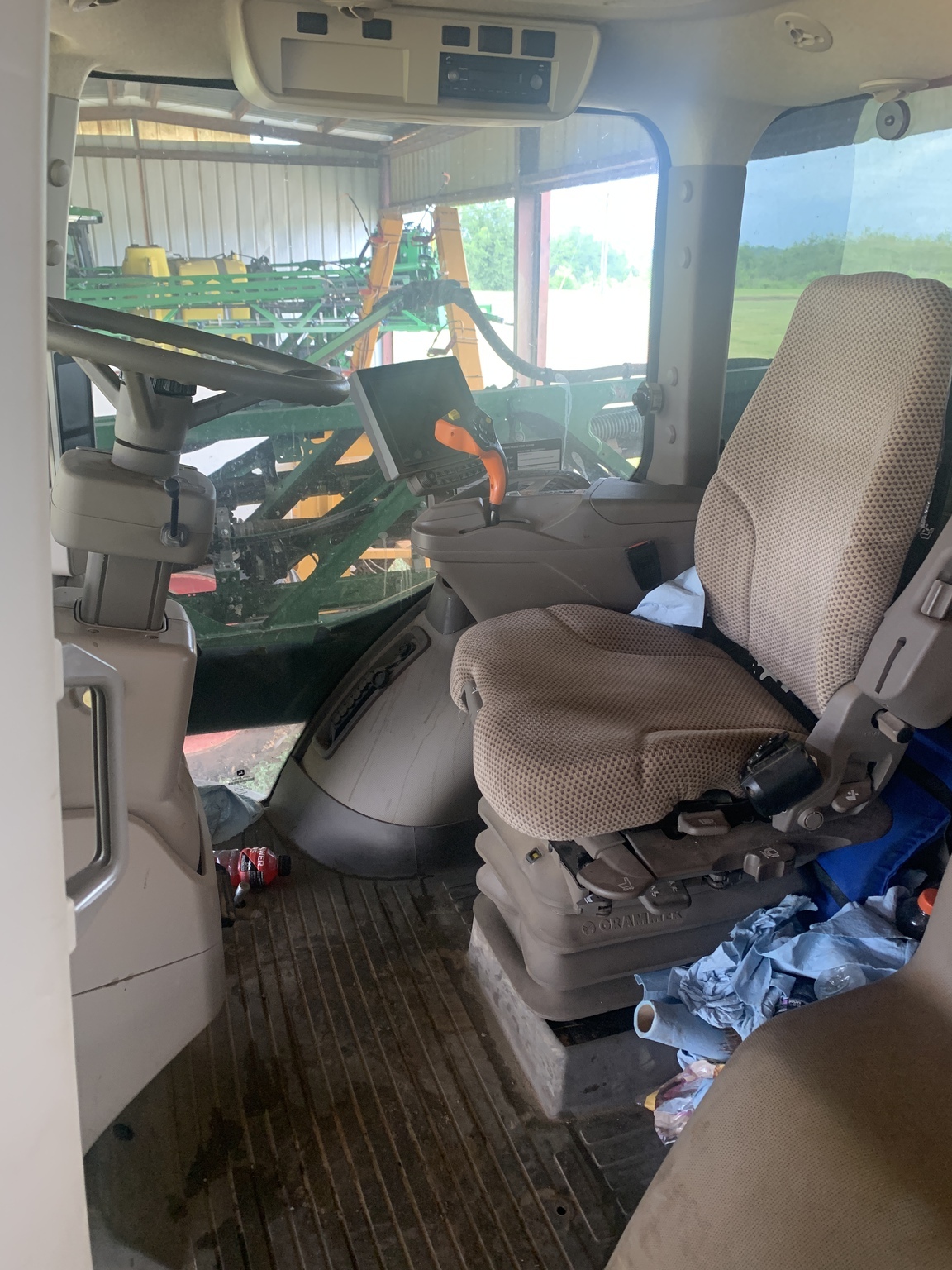 2019 John Deere R4030 Self-Propelled Sprayer
