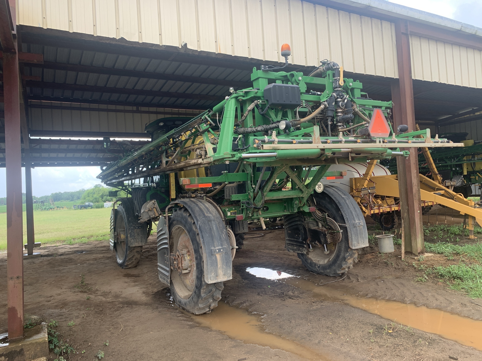 2019 John Deere R4030 Self-Propelled Sprayer