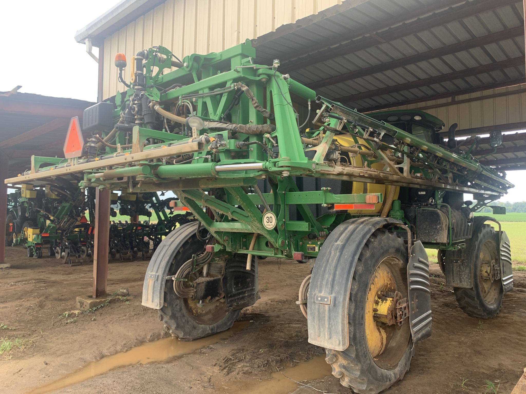 2019 John Deere R4030 Self-Propelled Sprayer