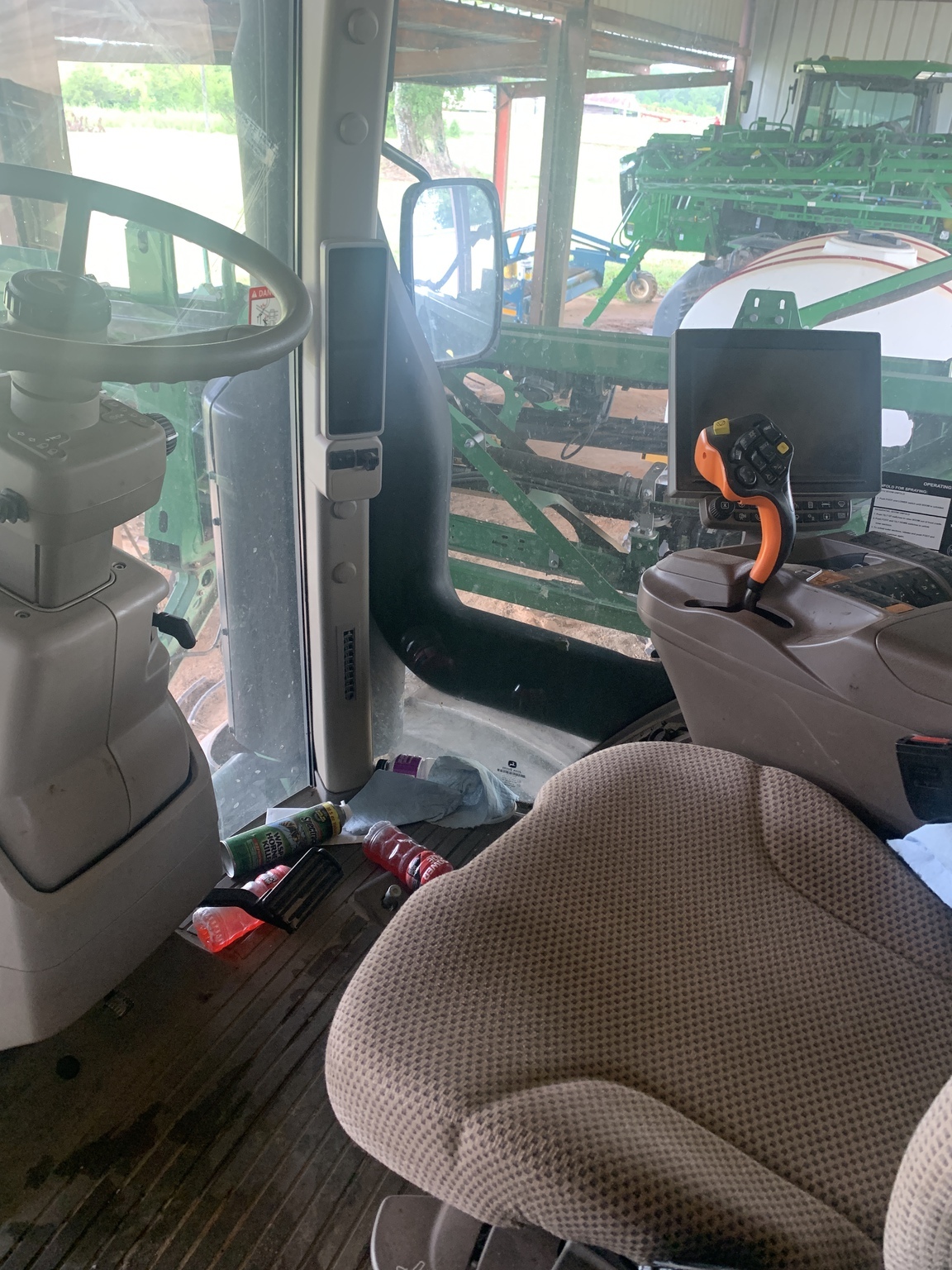 2019 John Deere R4030 Self-Propelled Sprayer