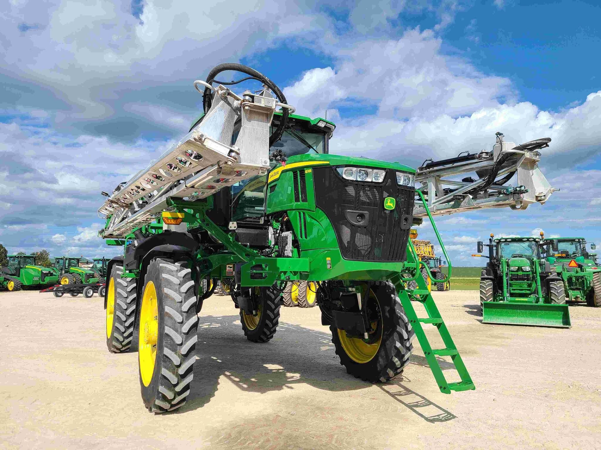 2022 John Deere 408R Self-Propelled Sprayer