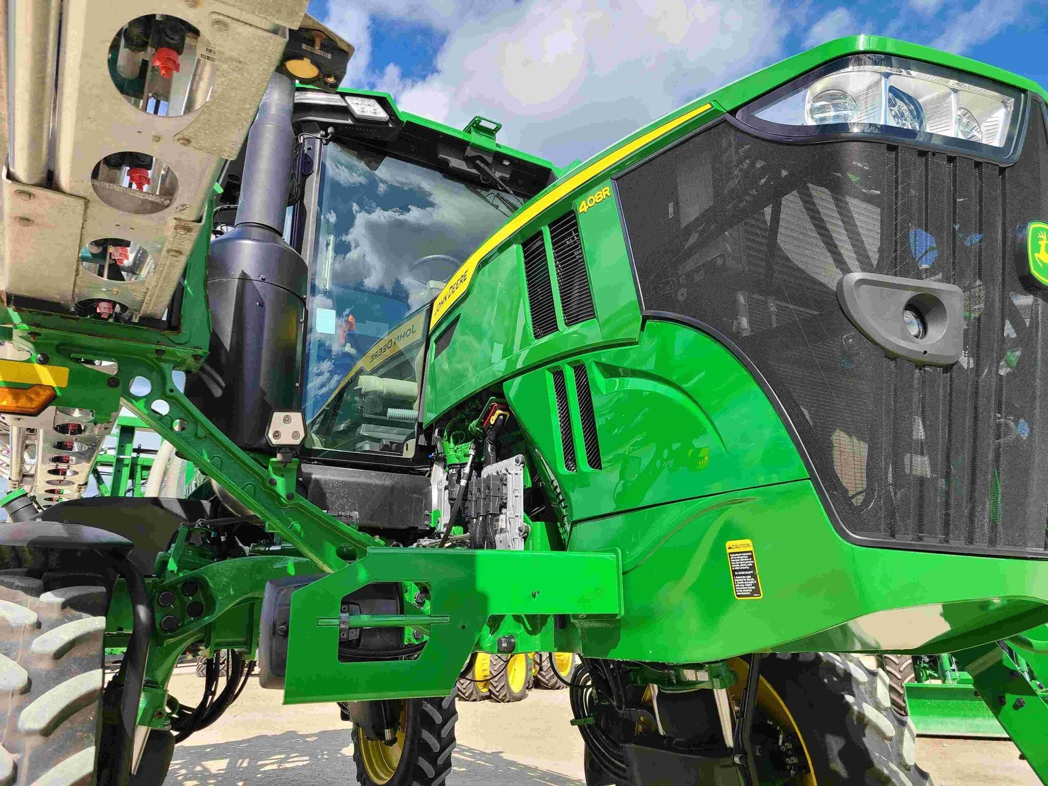 2022 John Deere 408R Self-Propelled Sprayer