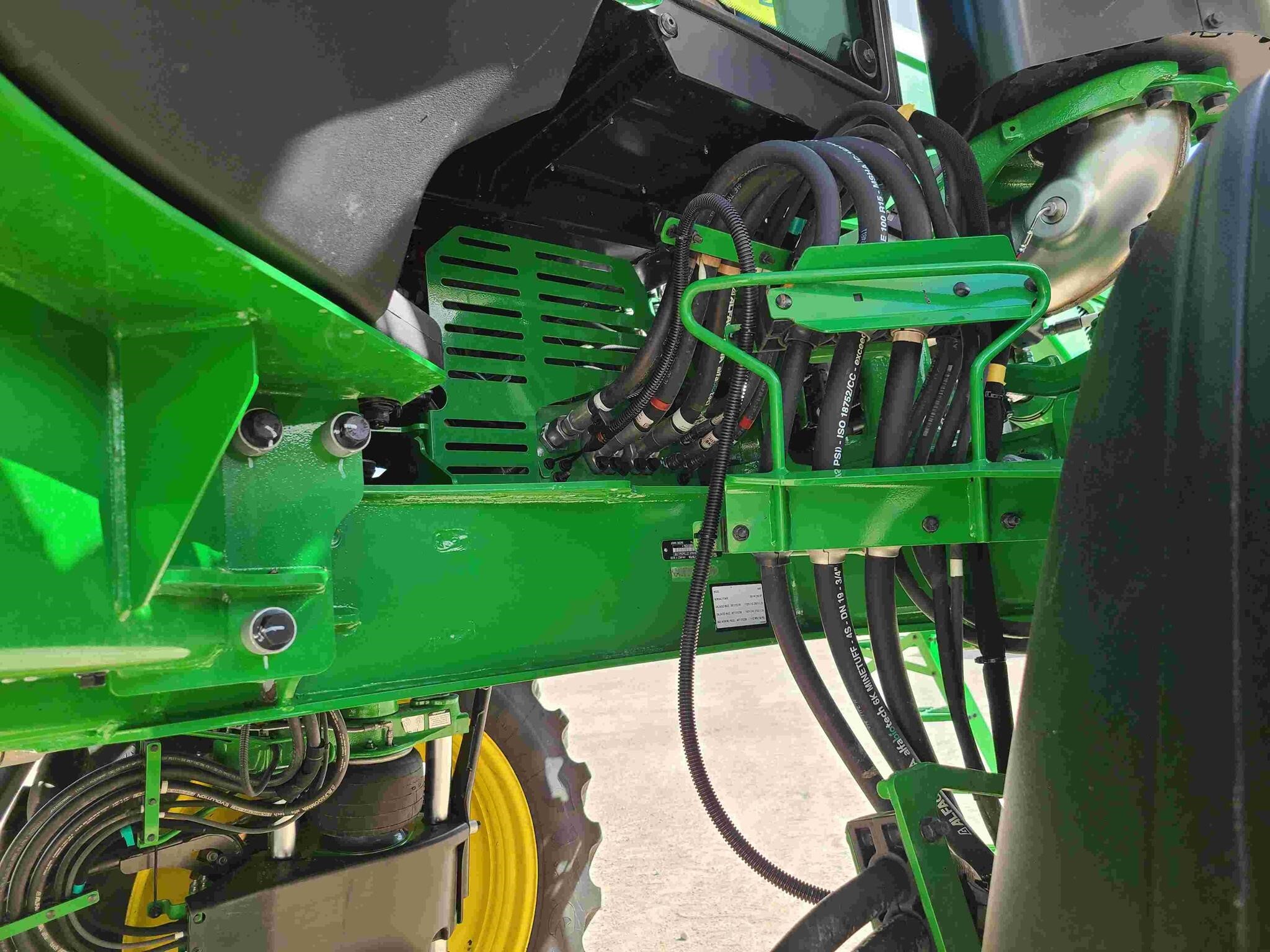 2022 John Deere 408R Self-Propelled Sprayer