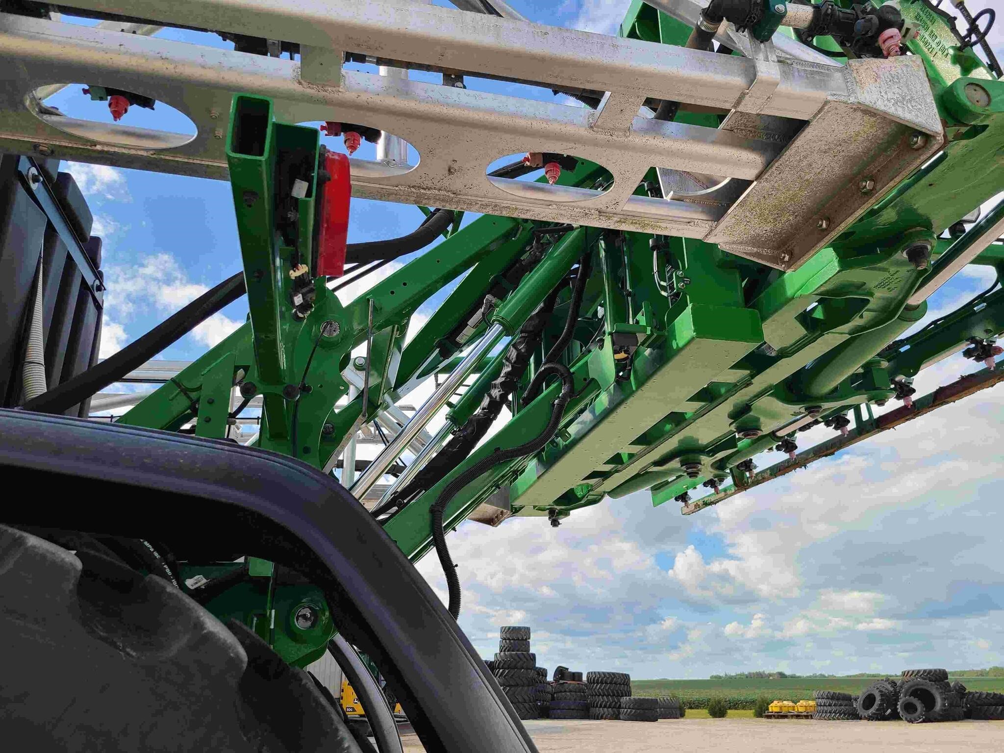 2022 John Deere 408R Self-Propelled Sprayer