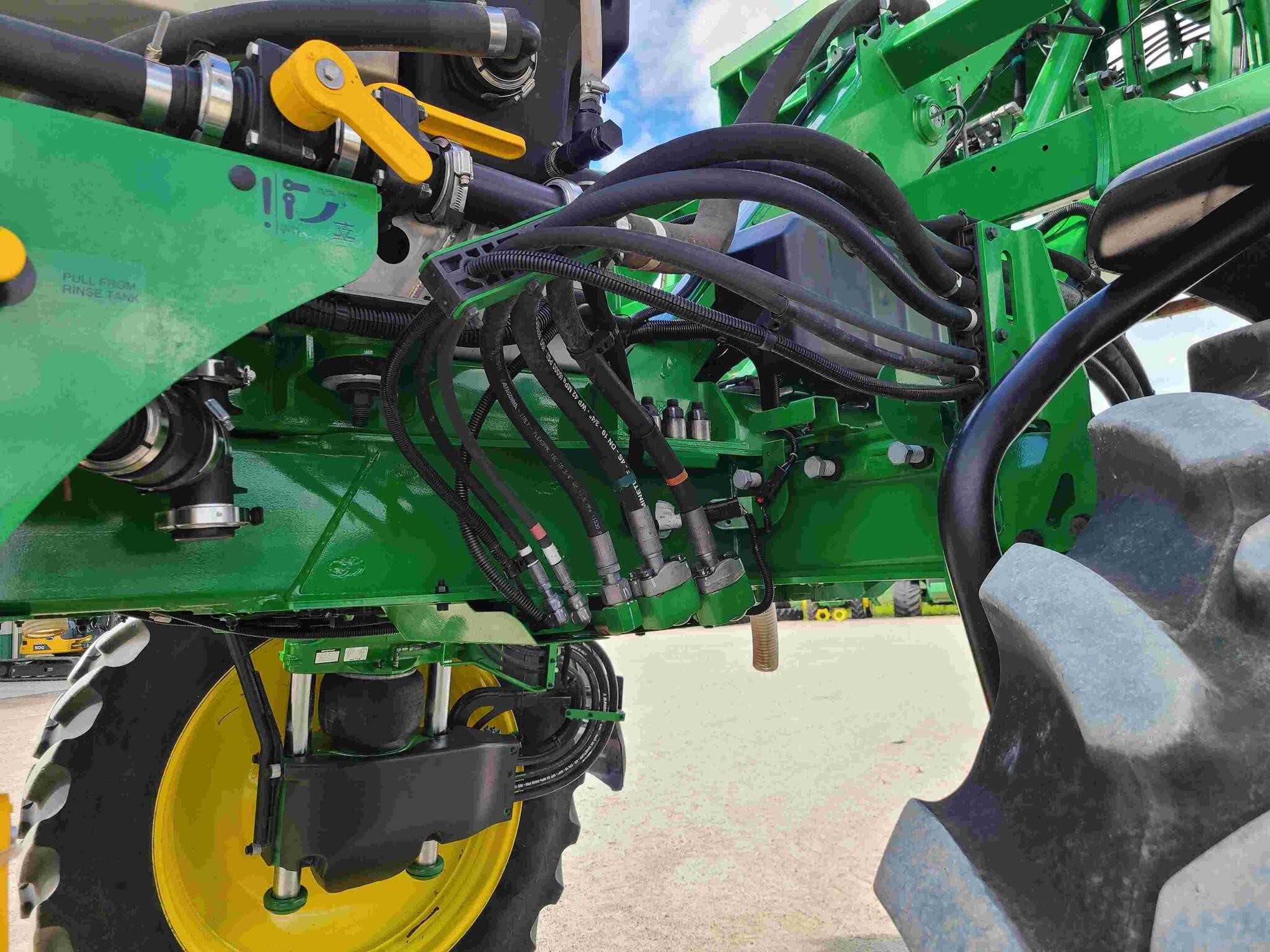 2022 John Deere 408R Self-Propelled Sprayer