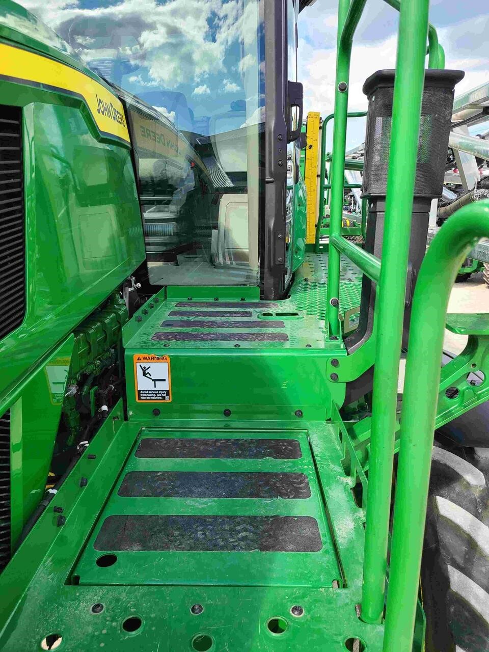 2022 John Deere 408R Self-Propelled Sprayer