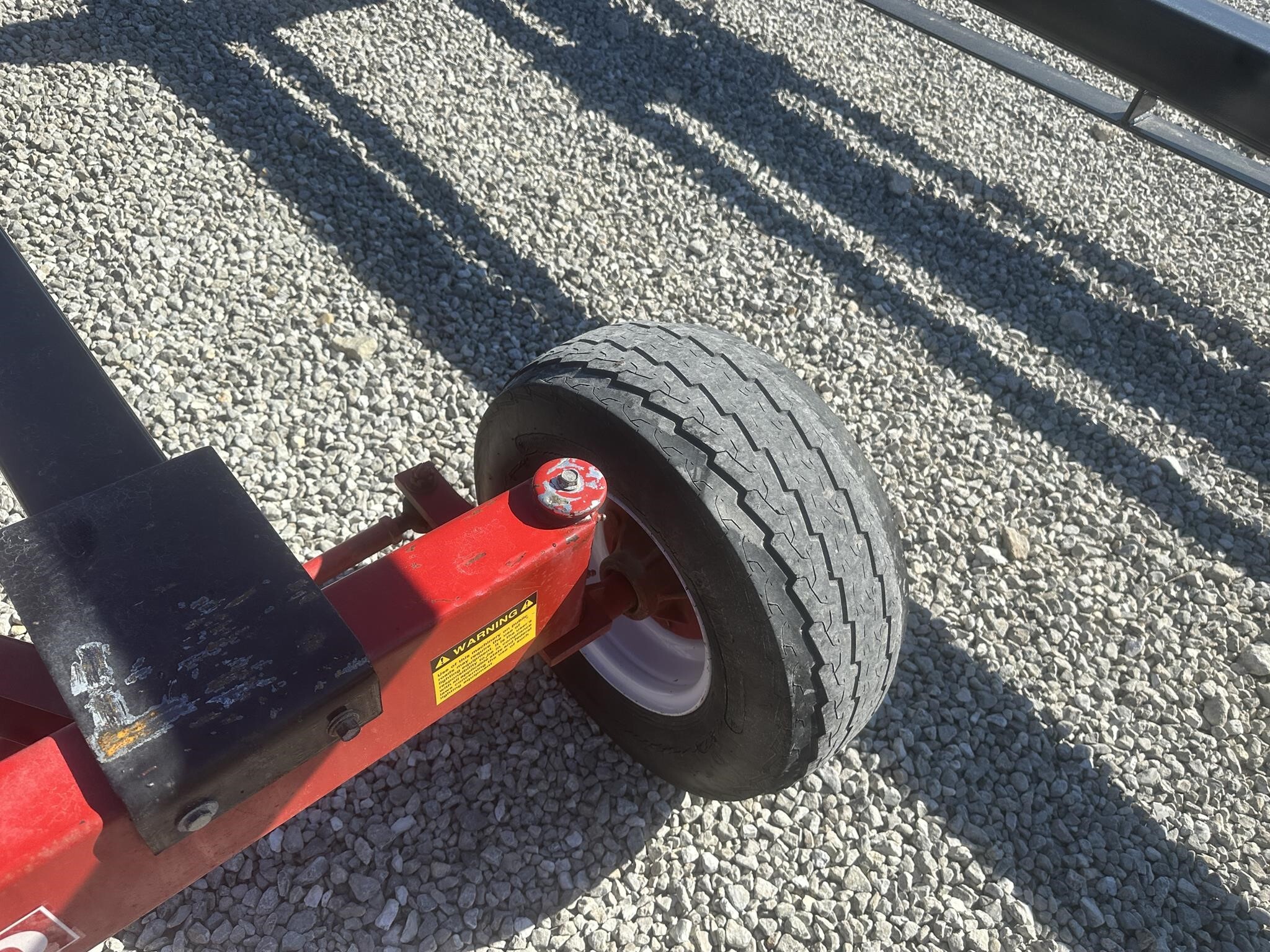  E-Z Trail 680 Header Trailer