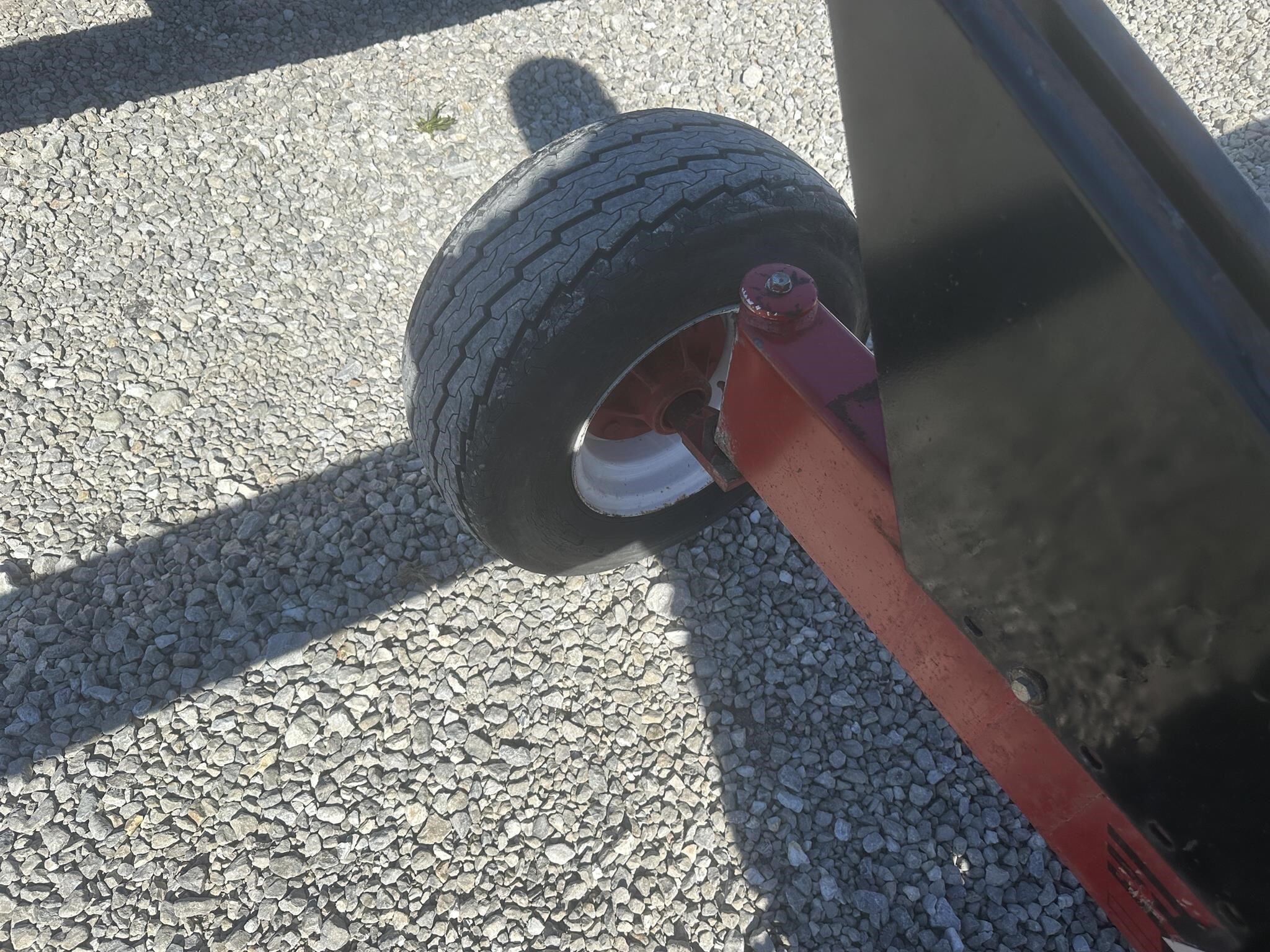  E-Z Trail 680 Header Trailer