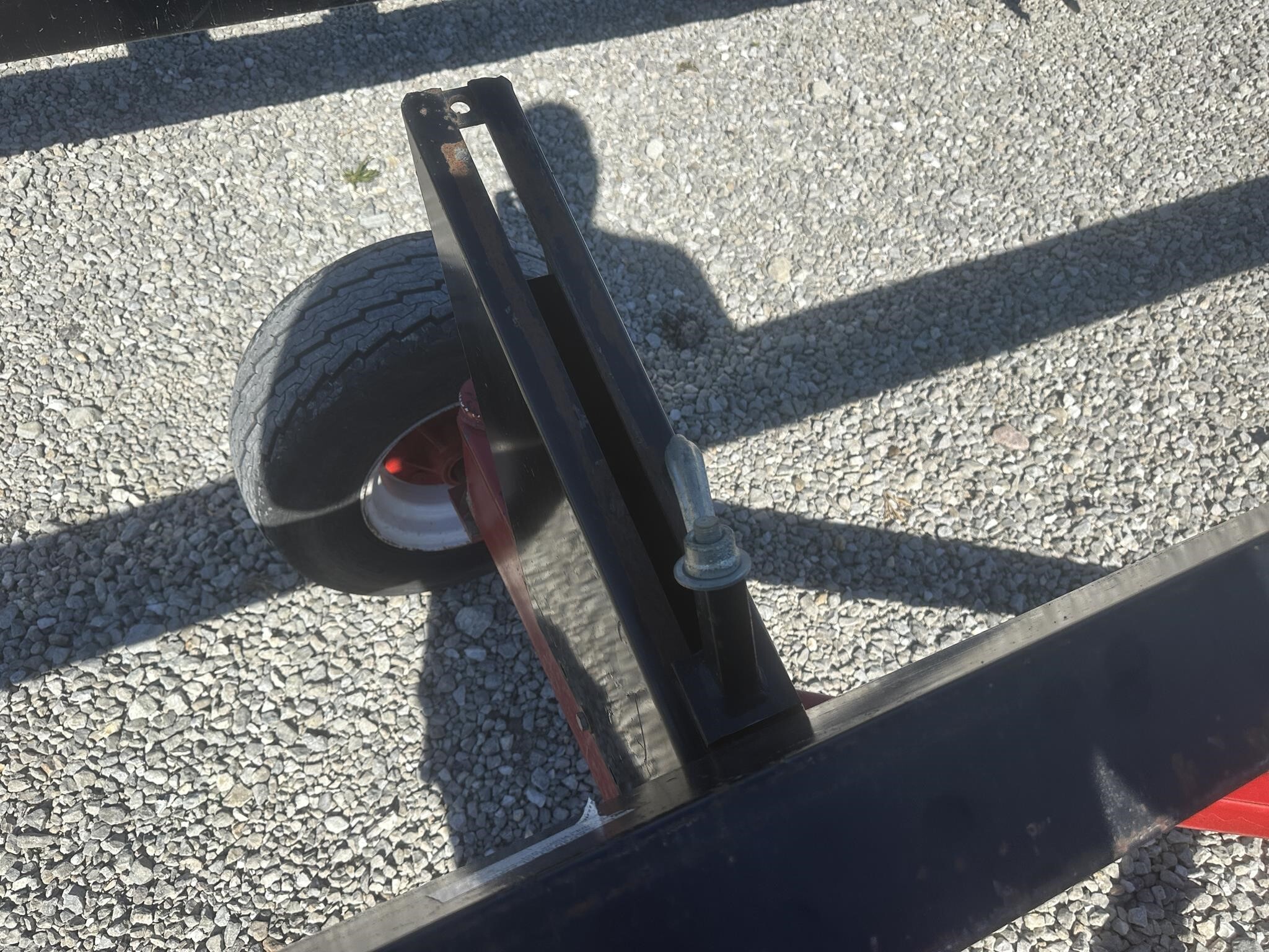  E-Z Trail 680 Header Trailer