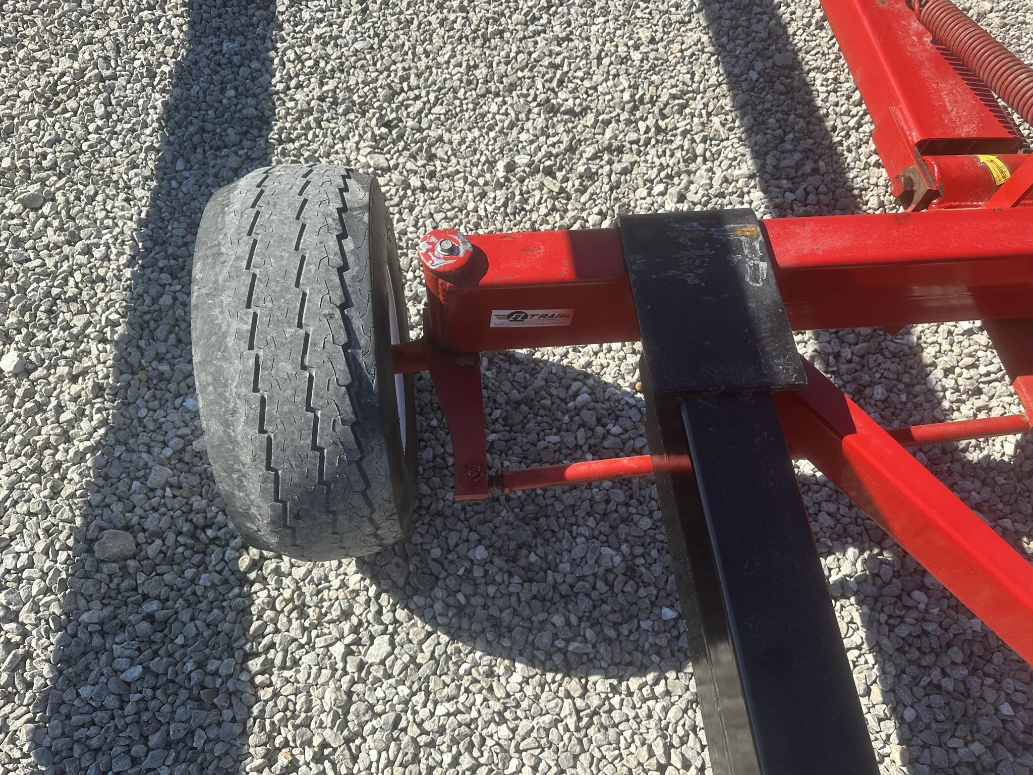  E-Z Trail 680 Header Trailer