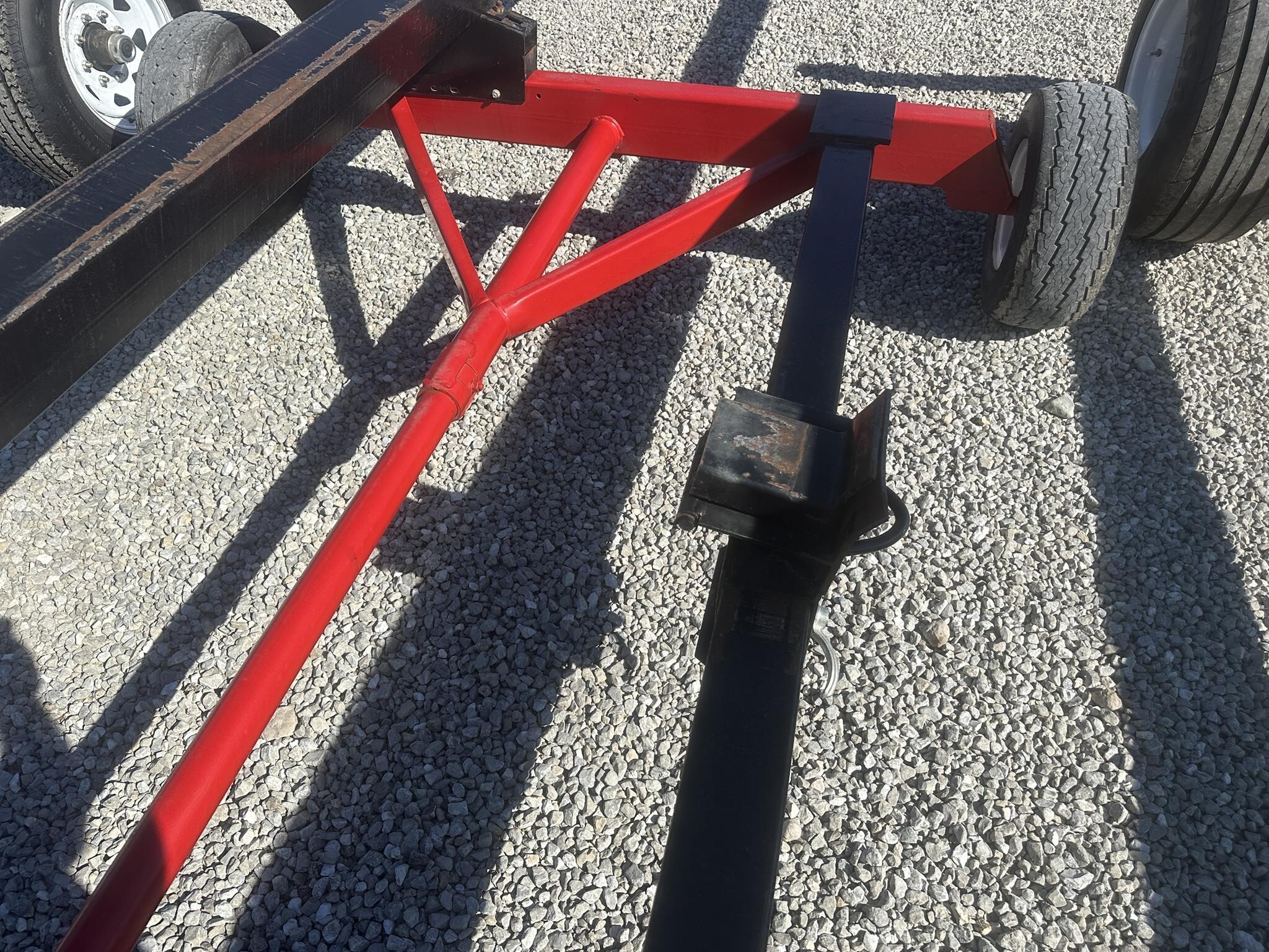  E-Z Trail 680 Header Trailer