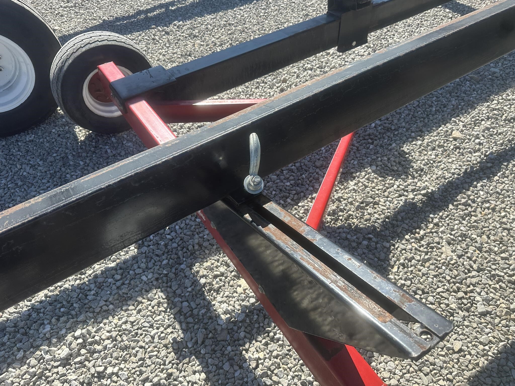  E-Z Trail 680 Header Trailer