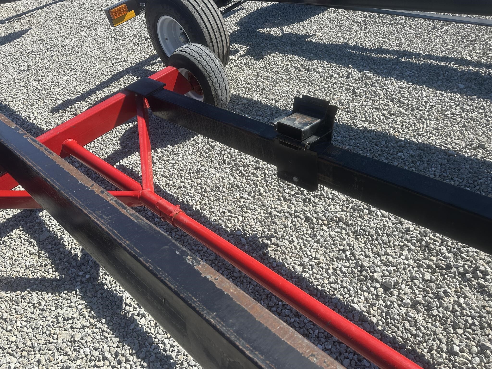 E-Z Trail 680 Header Trailer