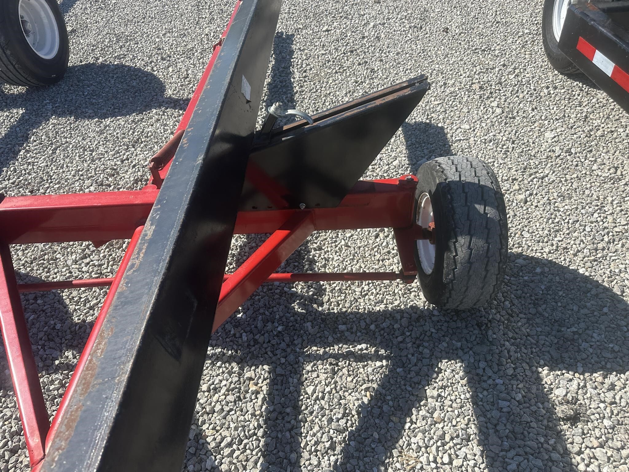  E-Z Trail 680 Header Trailer
