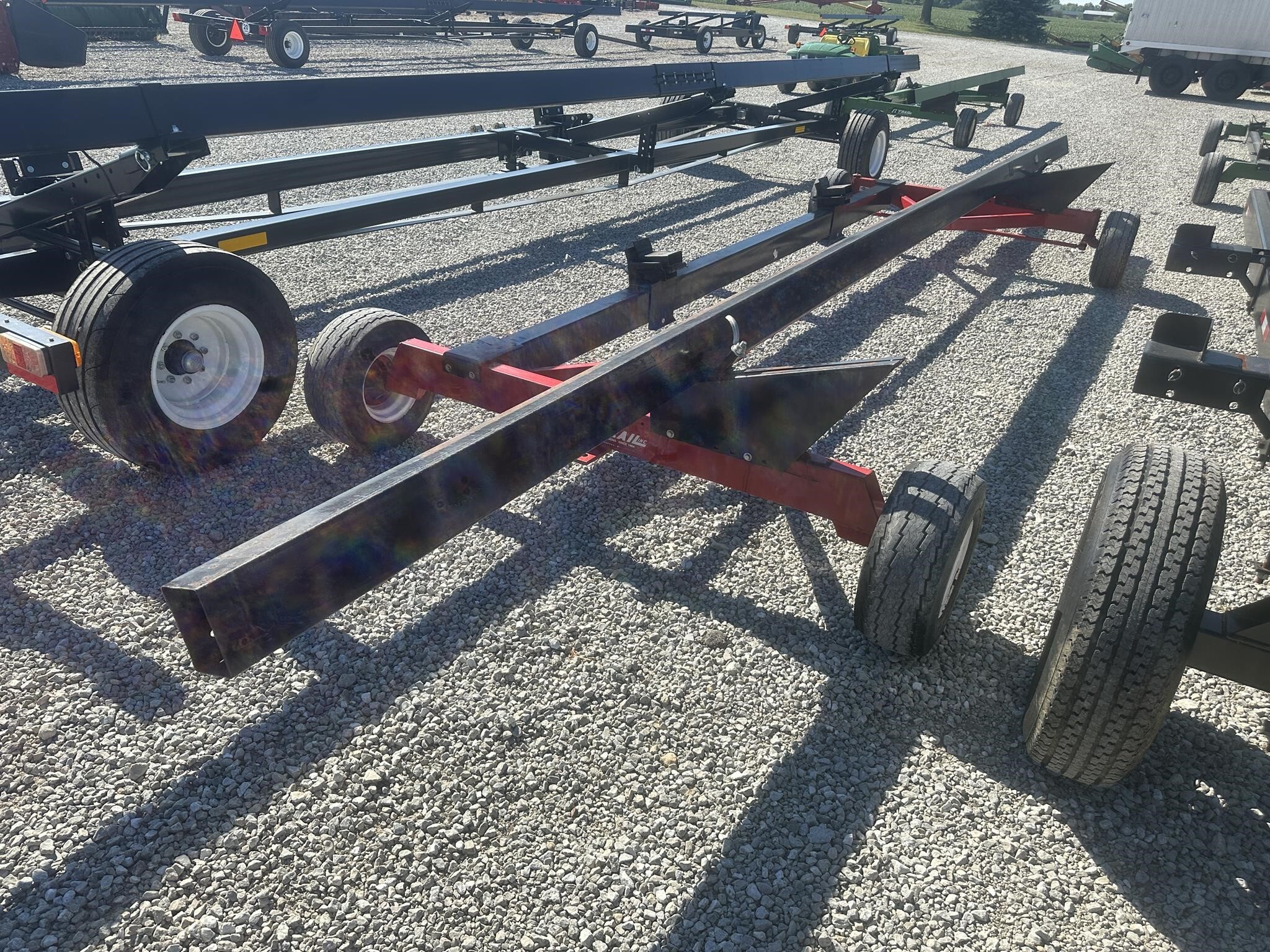  E-Z Trail 680 Header Trailer