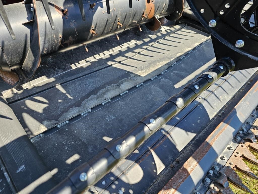 2022 MacDon FD135 Platform