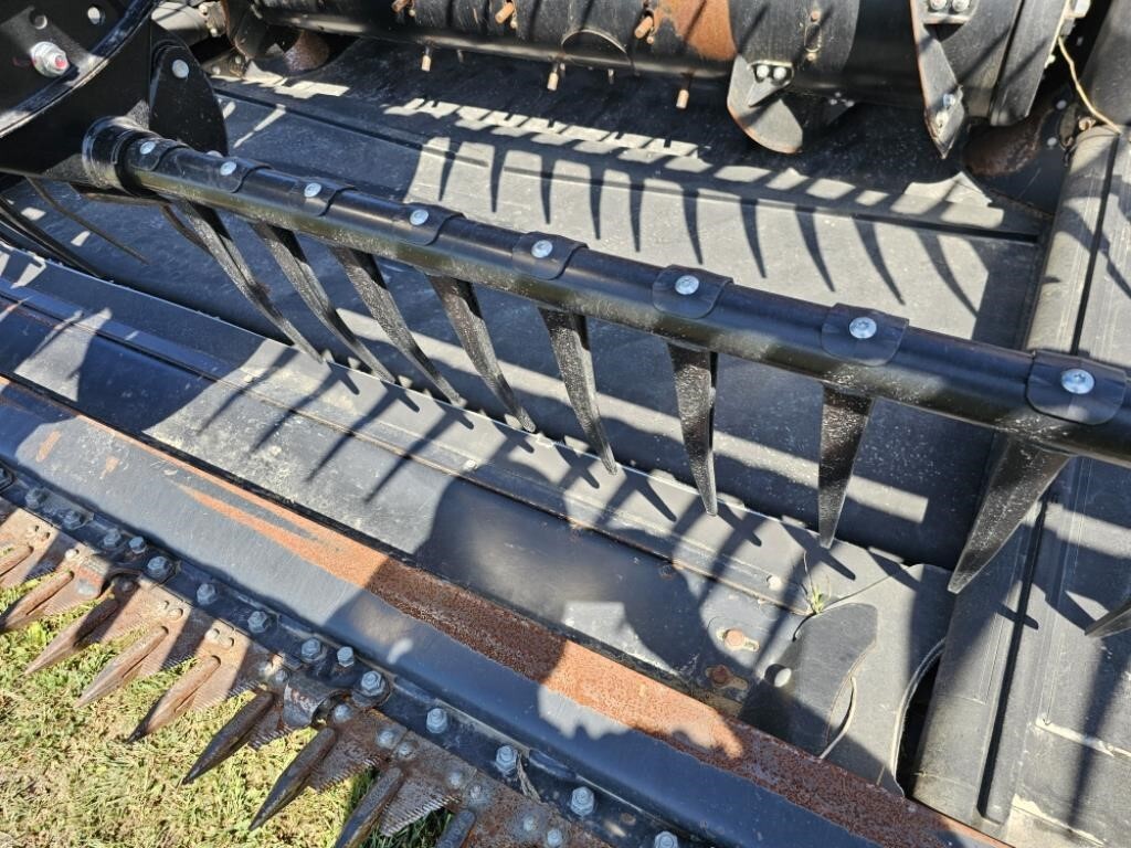 2022 MacDon FD135 Platform