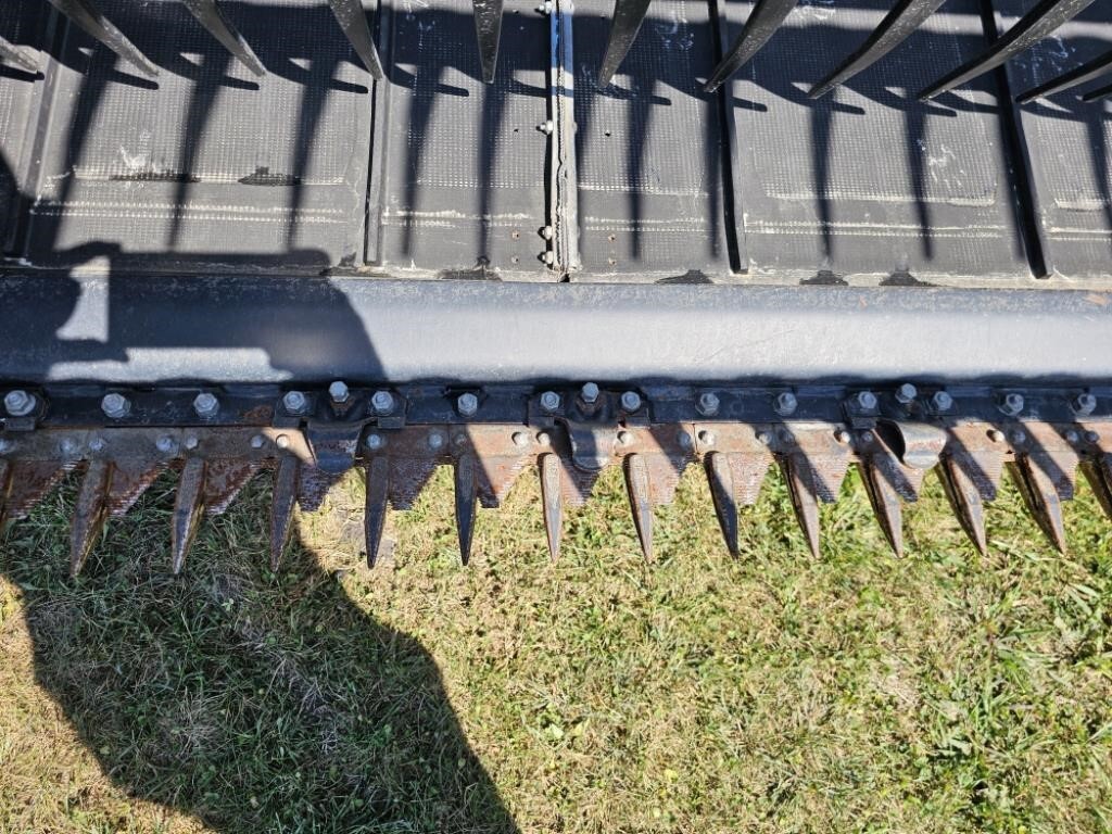 2022 MacDon FD135 Platform