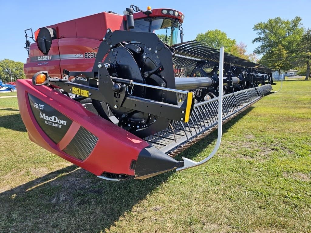 2022 MacDon FD135 Platform