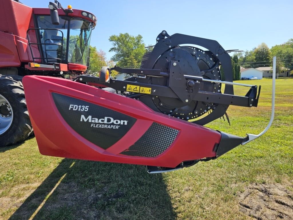 2022 MacDon FD135 Platform