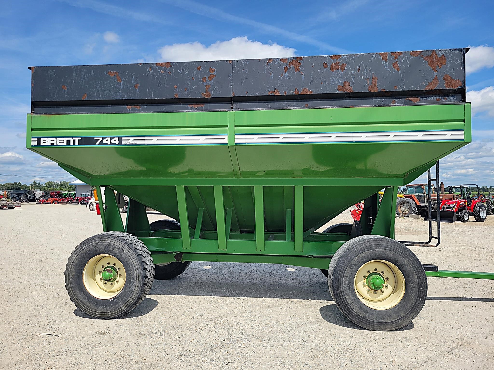 2002 Brent 744 Gravity Wagon