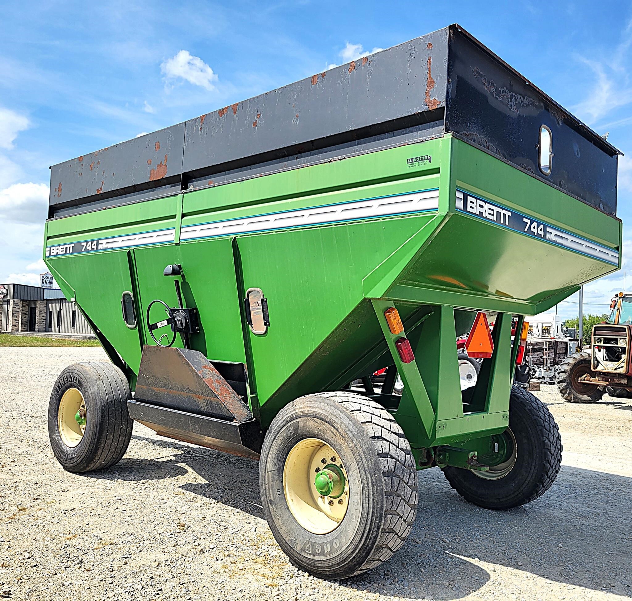 2002 Brent 744 Gravity Wagon
