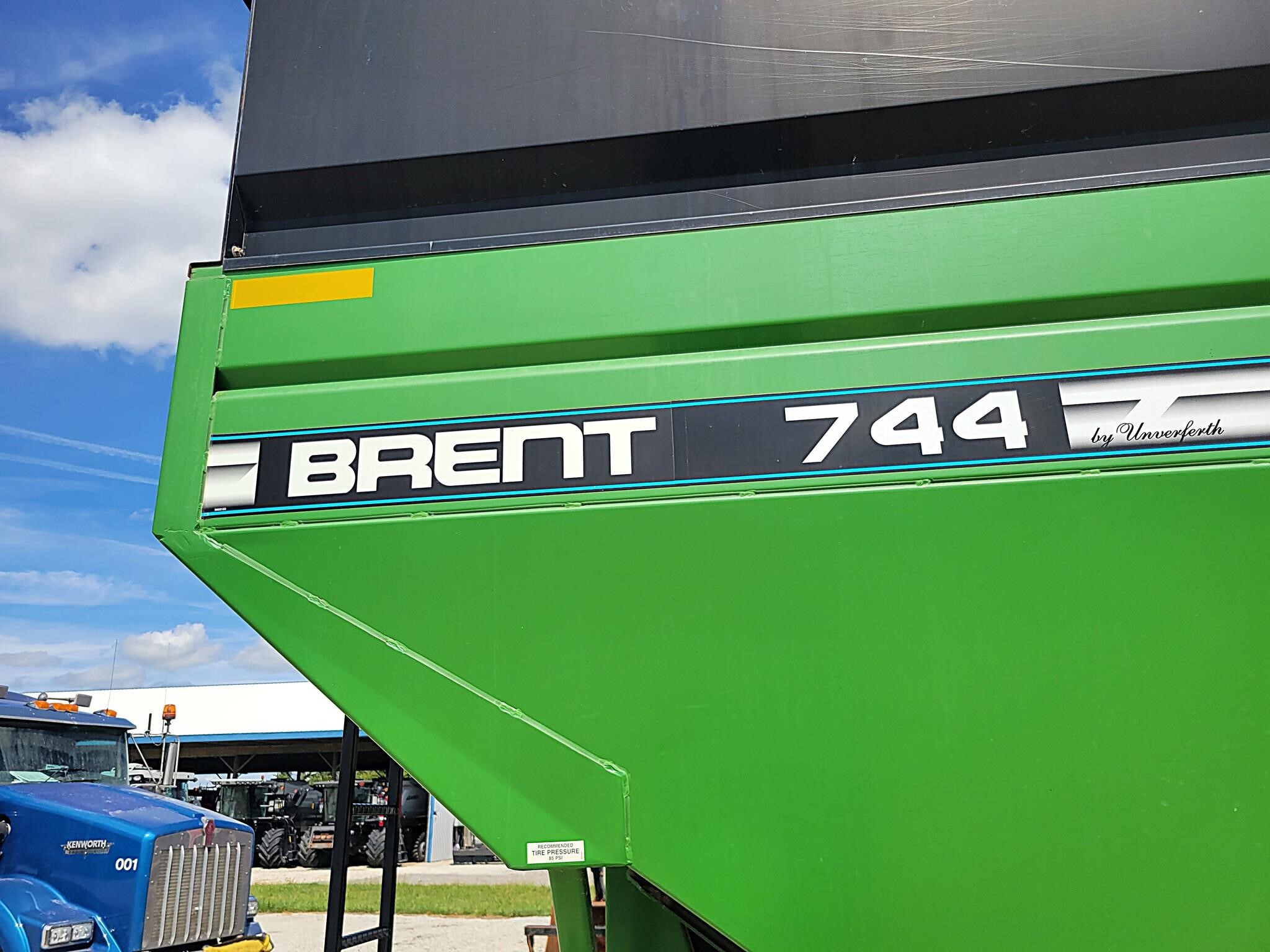 2002 Brent 744 Gravity Wagon