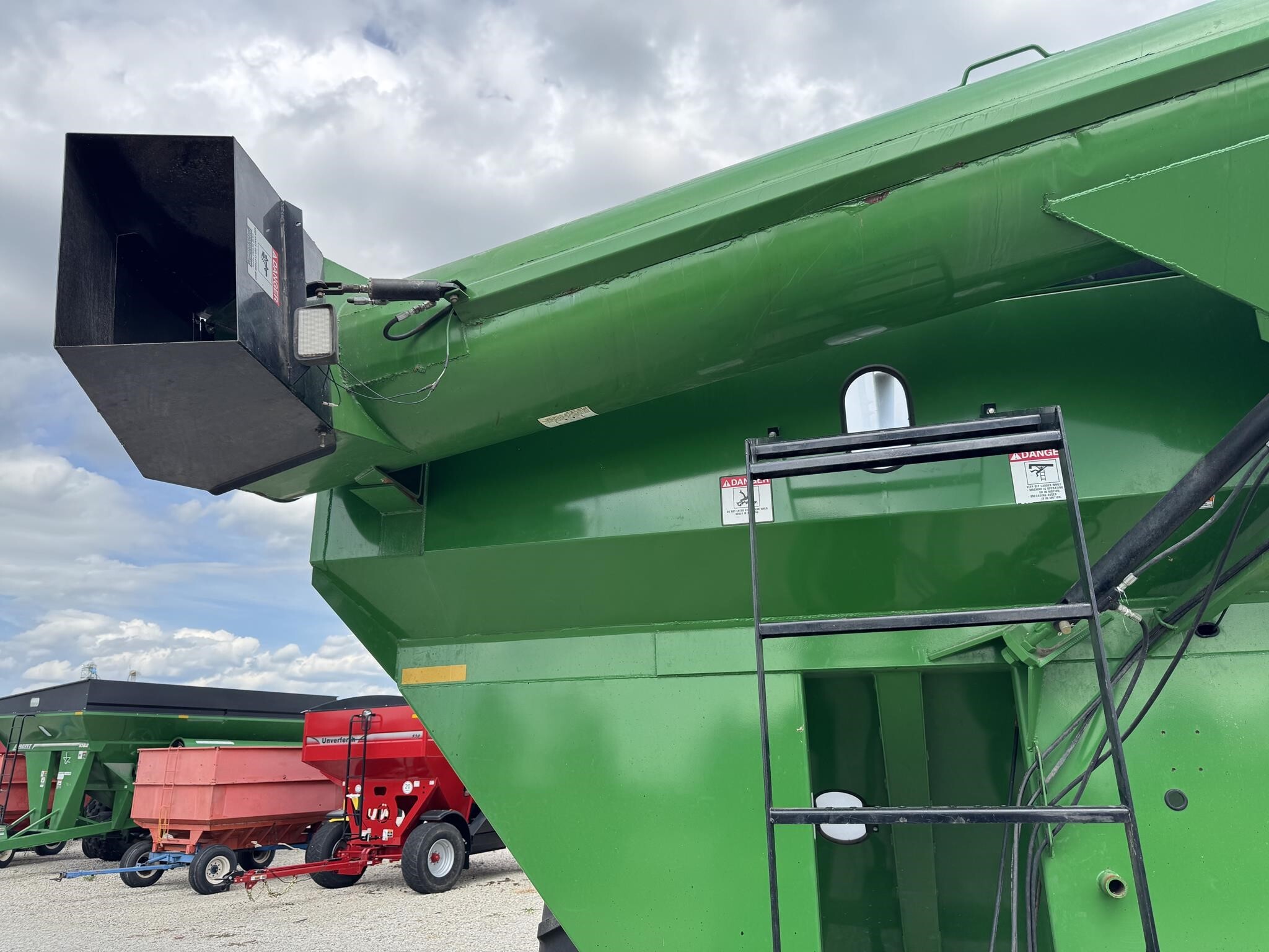  J&M 1000-20 Grain Cart