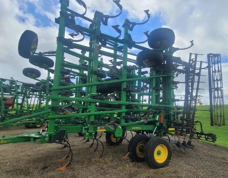 2023 John Deere 2230LL  38'6" Field Cultivator