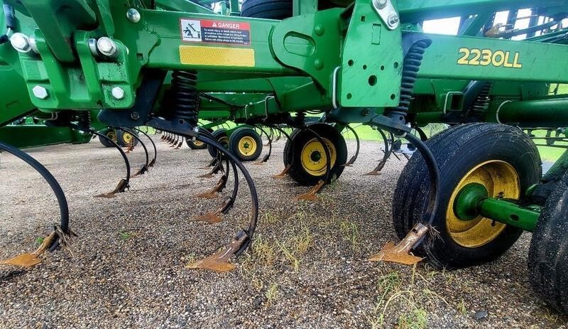 2023 John Deere 2230LL  38'6" Field Cultivator