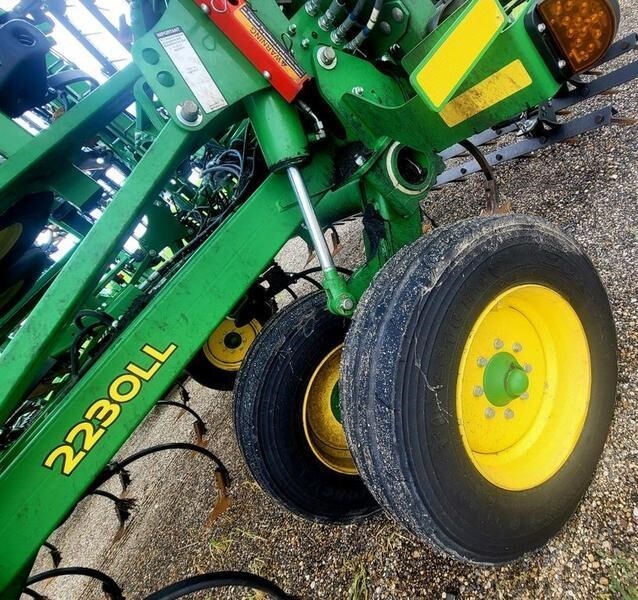 2023 John Deere 2230LL  38'6" Field Cultivator
