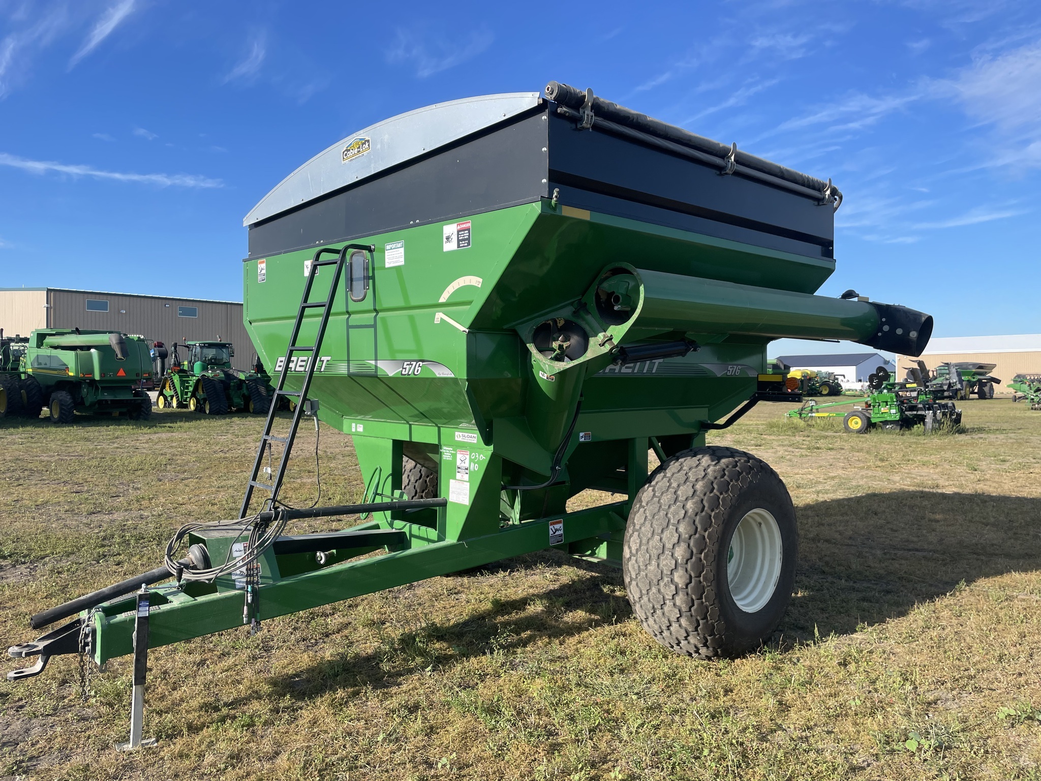 2015 Brent 576 Grain Cart