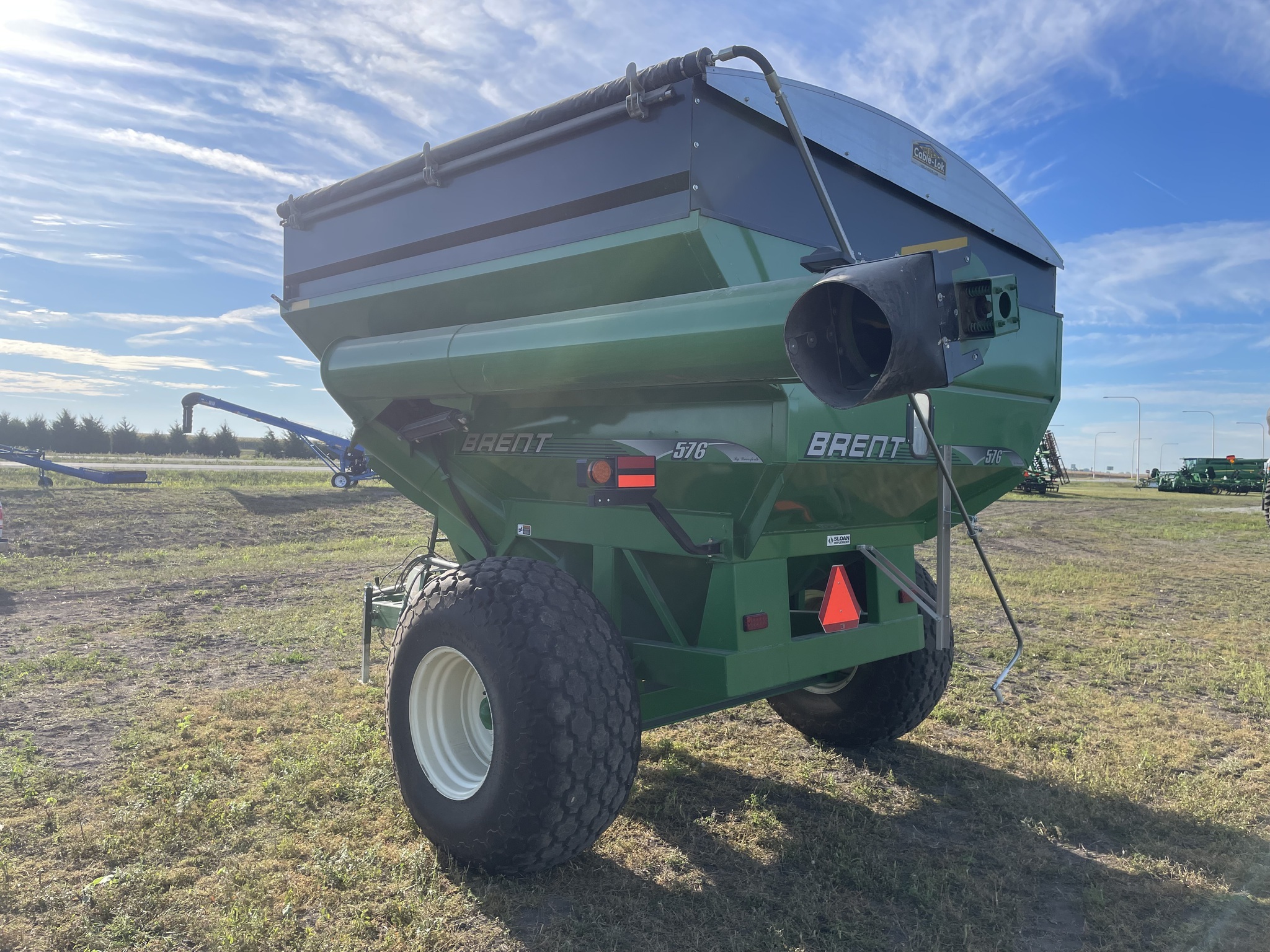 2015 Brent 576 Grain Cart