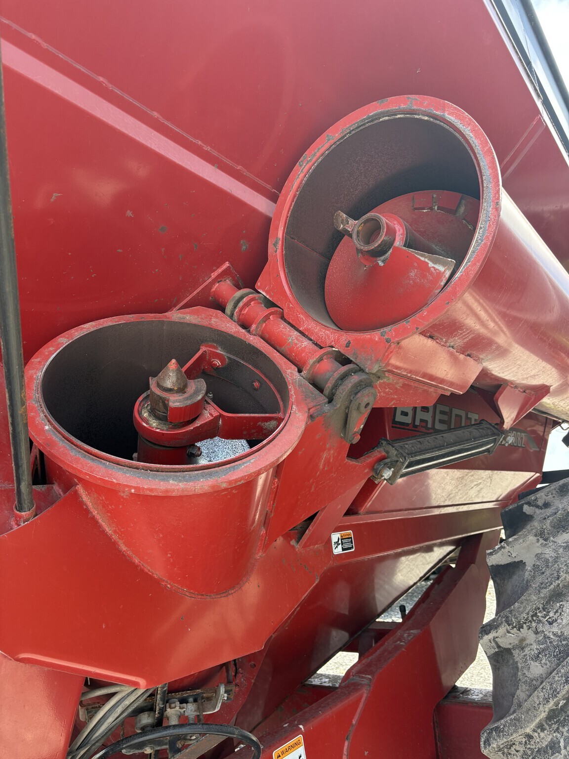  Brent 1082 Grain Cart