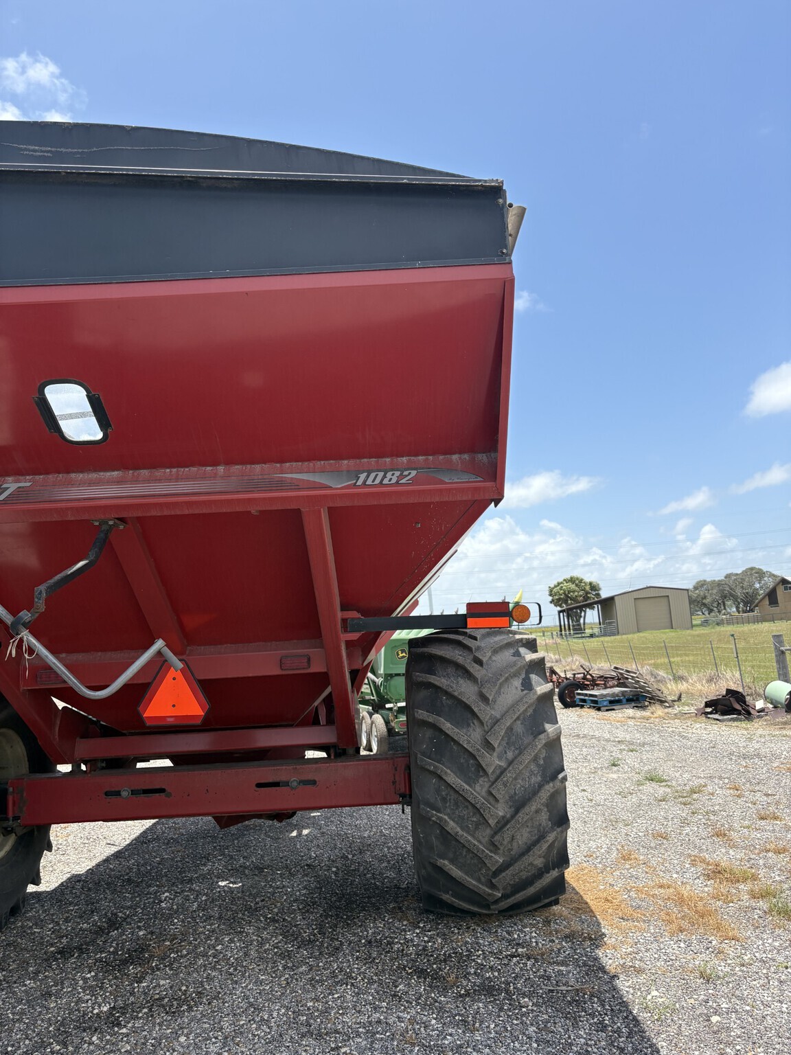  Brent 1082 Grain Cart