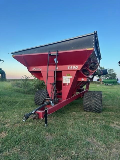 2018 Demco 1150 Grain Cart