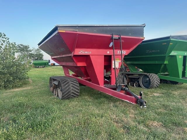 2018 Demco 1150 Grain Cart