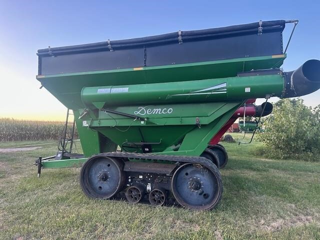 2018 Demco 1150 Grain Cart