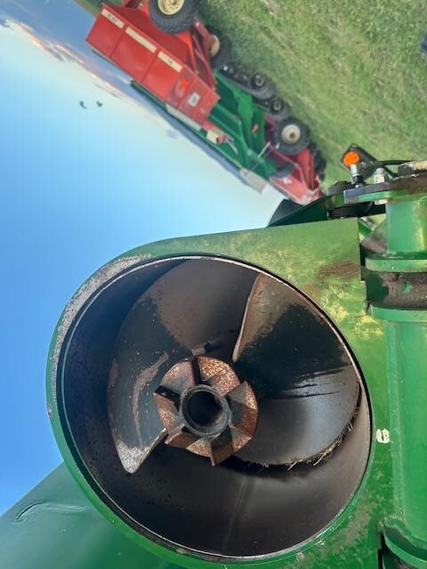 2018 Demco 1150 Grain Cart