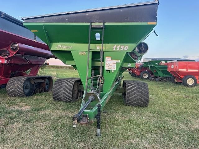 2018 Demco 1150 Grain Cart