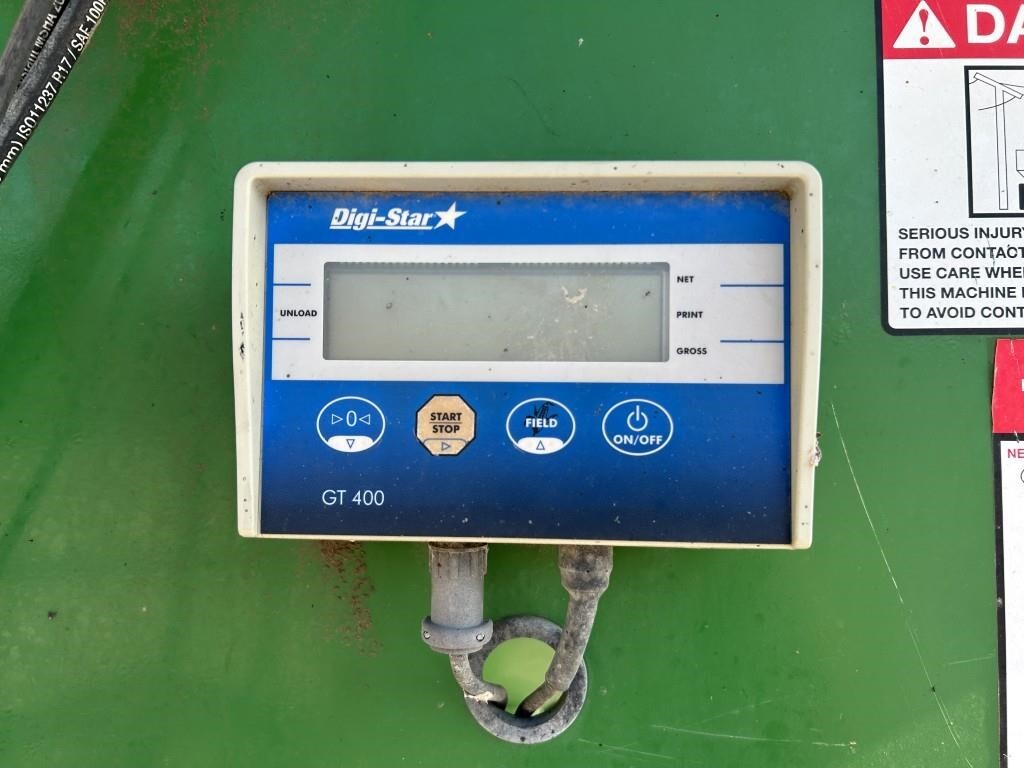  J&M 1050-20D Grain Cart