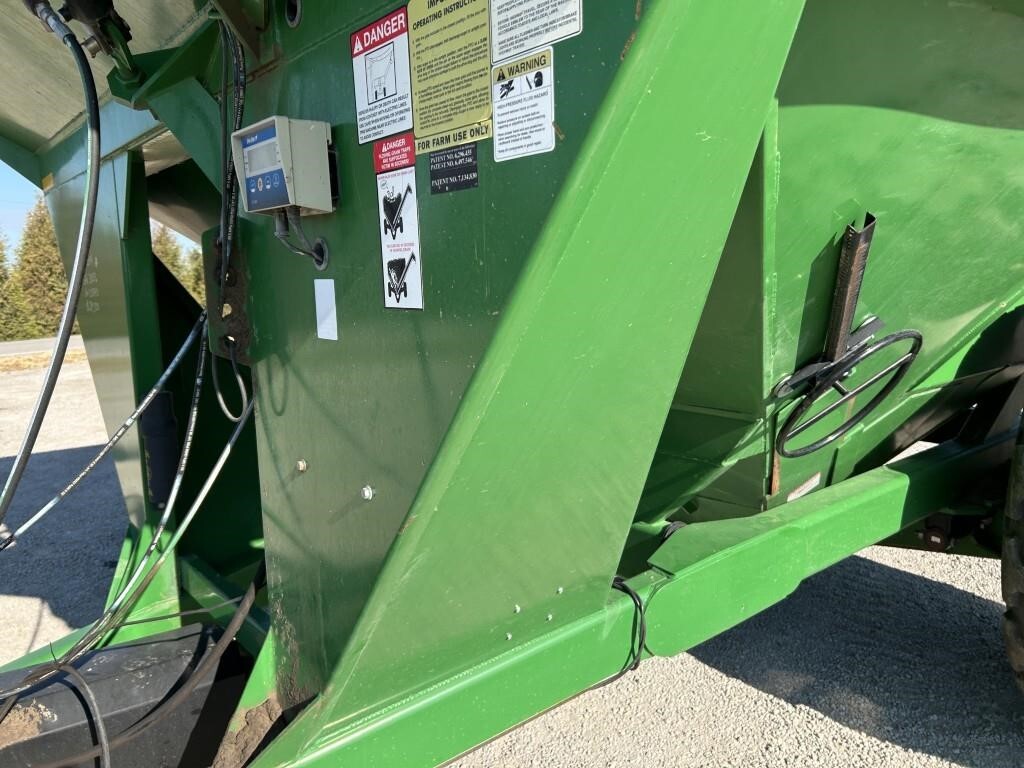  J&M 1050-20D Grain Cart